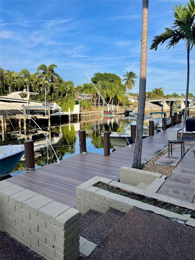 Building Photo - 2901 NE 51st St