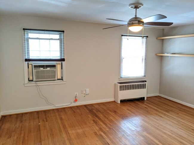 Building Photo - Updated and extremely well-maintained Rock...