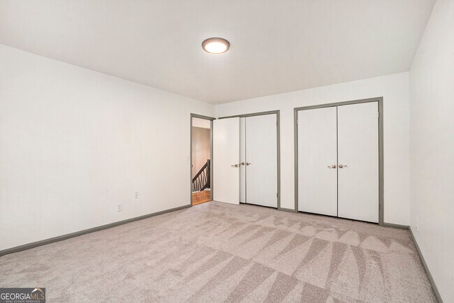 Building Photo - 525 Abernathy Rd NE