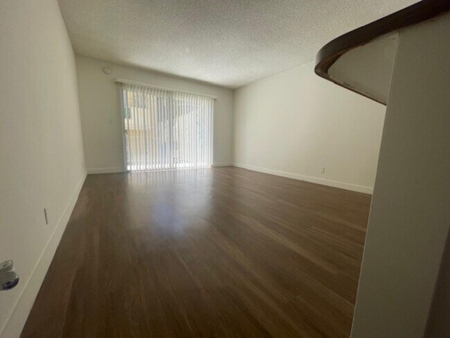 Interior Photo - 1953 Overland Avenue,
