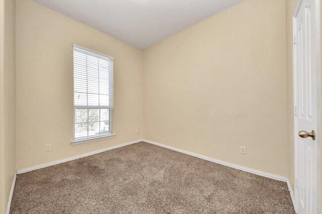 Building Photo - 3018 Wellington Pass Dr