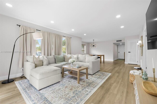 Building Photo - 6100 S Falls Cir Dr