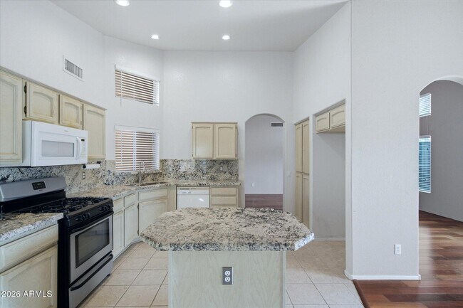 Building Photo - 15251 W Verde Ln
