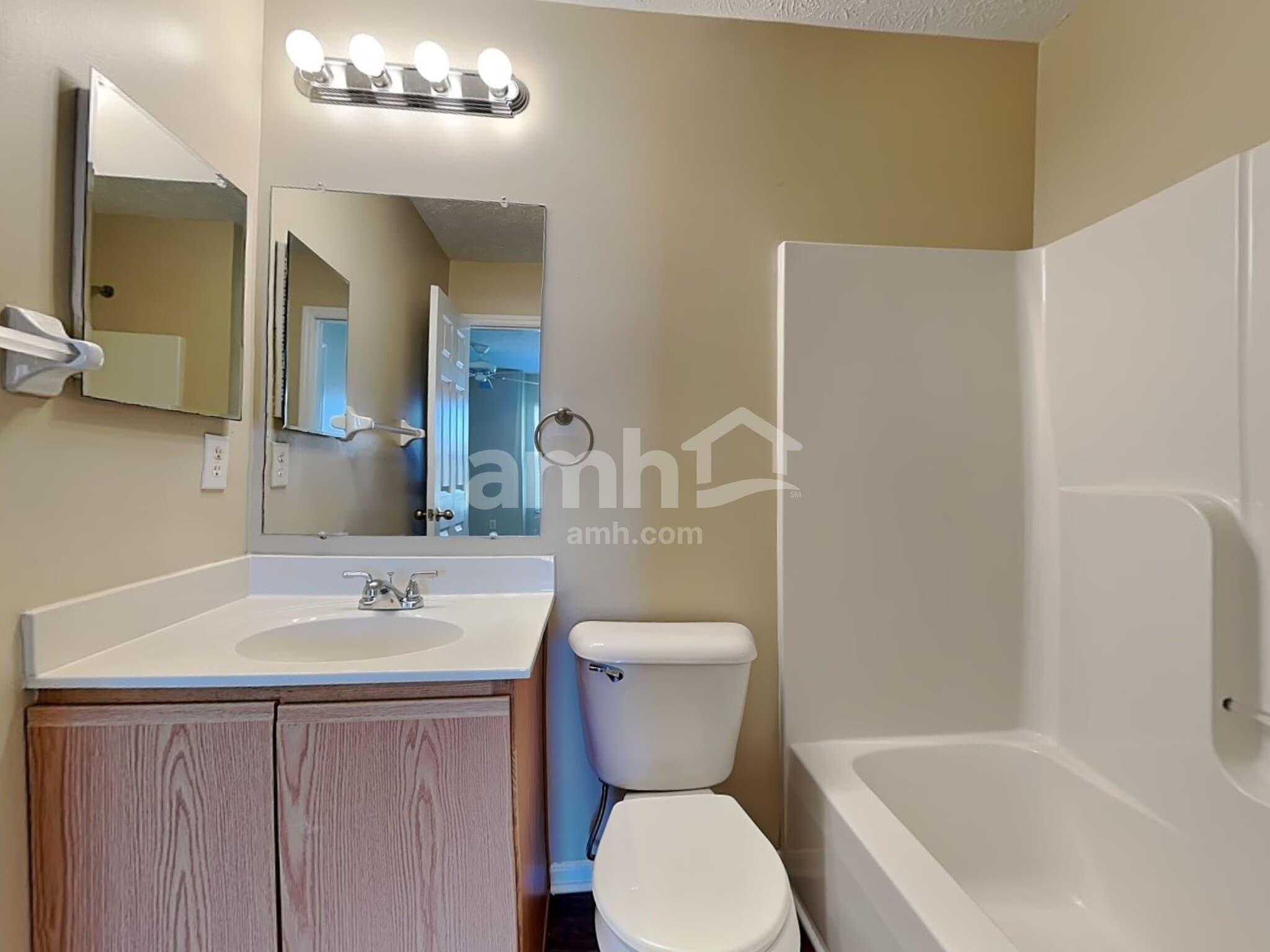 Building Photo - 424 Hartford Ct