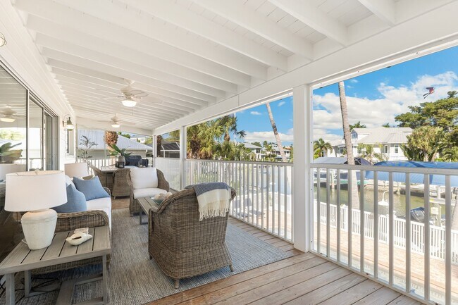 Building Photo - 161 1st St E