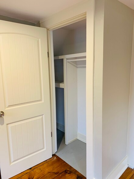 Building Photo - 2015 Quechee Main St