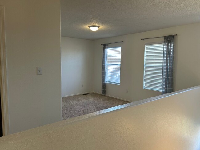 Building Photo - Move-In Special! $100 Off Per Month | 5 be...