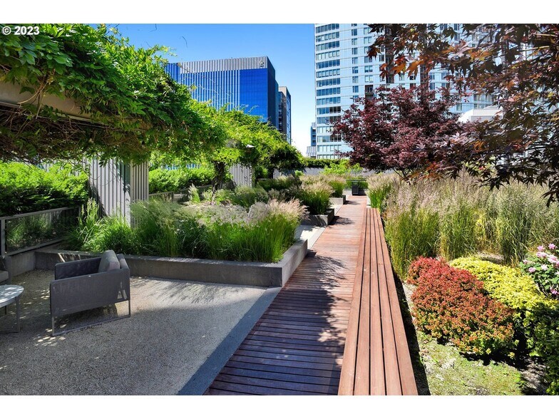 Building Photo - 3601 sw river parkway