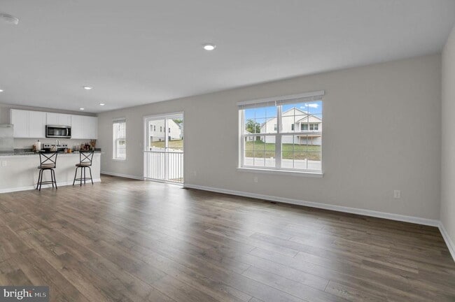 Building Photo - 3148 White Tail Dr
