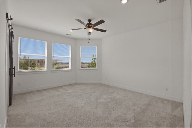 Building Photo - 15155 Colorado Bnd Pk Dr