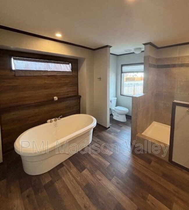 Building Photo - 707 Washington St