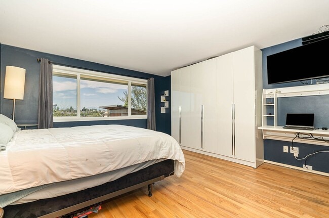 Building Photo - 3Bd/2.75Ba Seattle House