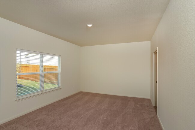 Building Photo - 7250 Lazy Cyn