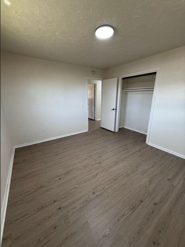 Building Photo - 5 Bedroom Rent to Own Home Available!