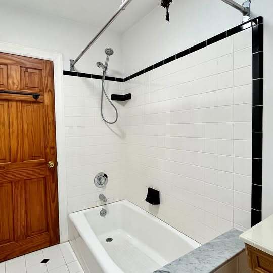 Building Photo - 135 N Carol Blvd