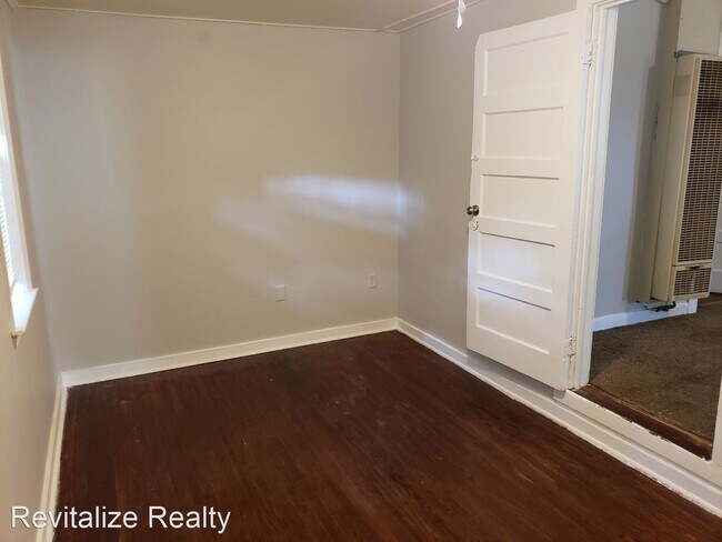 Building Photo - 2 br, 1 bath House - 1907 Halls Mill Rd