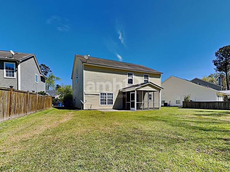 Building Photo - 5069 Thornton Dr