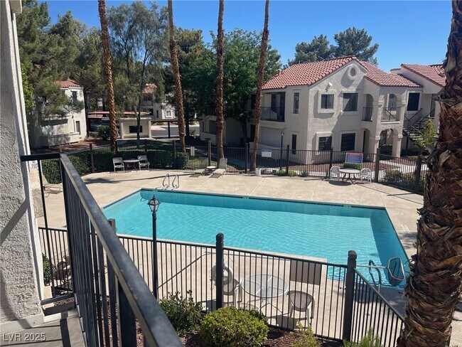 Building Photo - 4860 Nara Vista Way