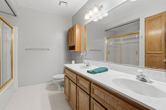 Building Photo - 14450 Knightsbridge Dr