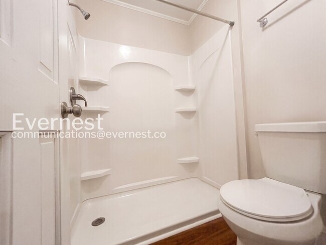 Building Photo - 3 Bed/2.5 Bath Home with Garage / Available Now!