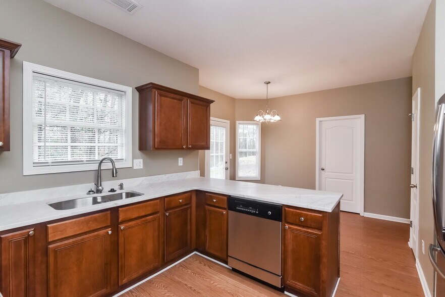 Building Photo - 6593 Grand Hickory Dr