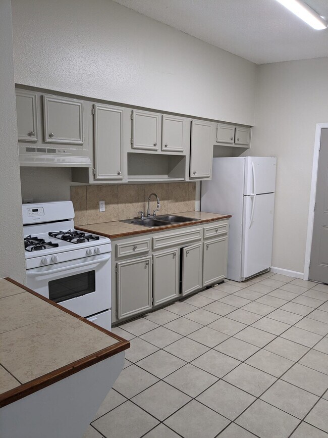 Building Photo - 3357 Frick Rd