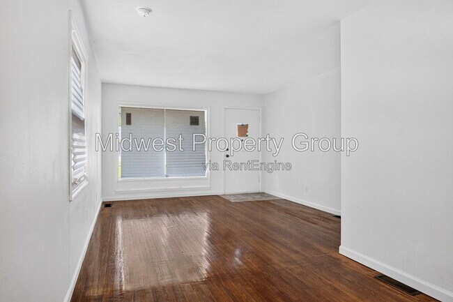 Building Photo - 338 Lancashire Rd