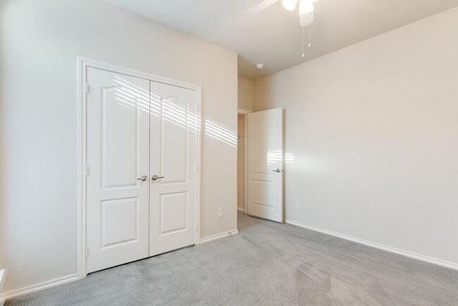 Building Photo - 2612 Evening Shade Dr