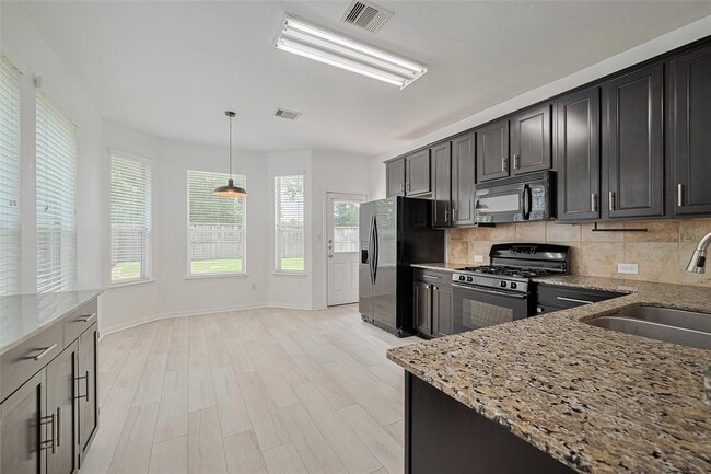 Building Photo - 23611 Plantation Pines Ln