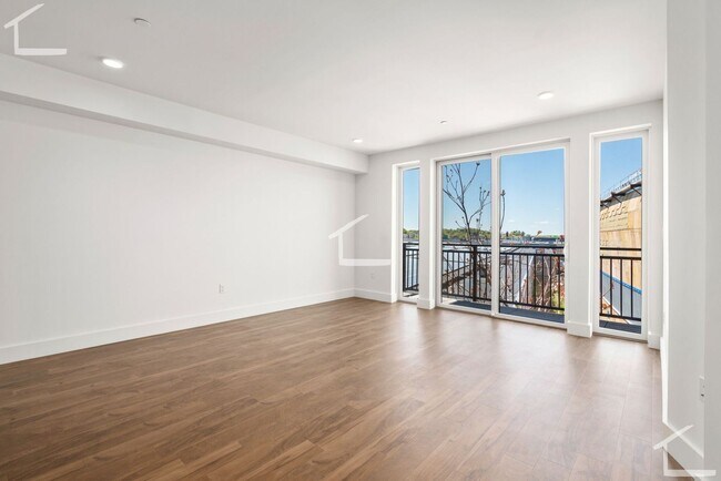 Building Photo - 60 Hichborn St
