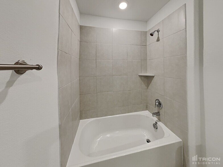 Building Photo - 812 Odlozil Ln