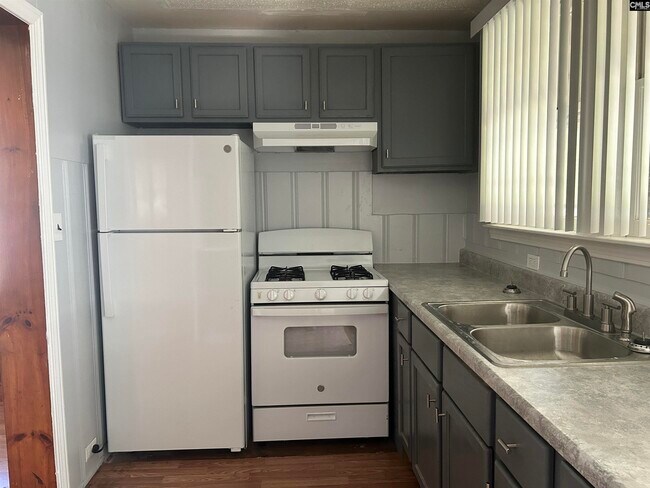 Building Photo - 804 Columbia College Dr