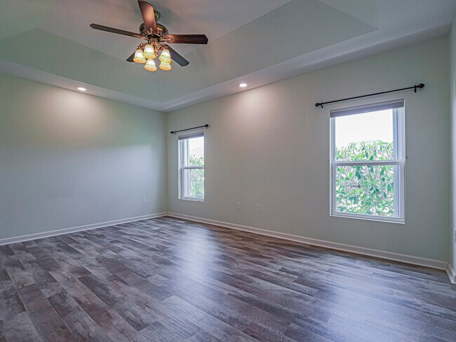 Building Photo - 1821 Berkshire Cir SW