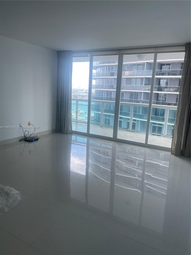 Building Photo - 1800 N Bayshore Dr