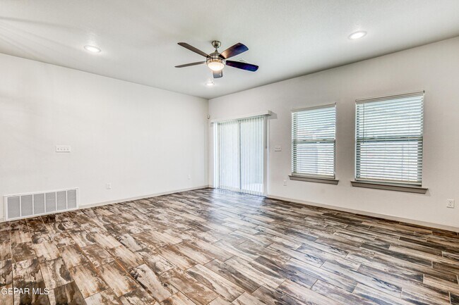 Building Photo - 6557 Toivoa Pl