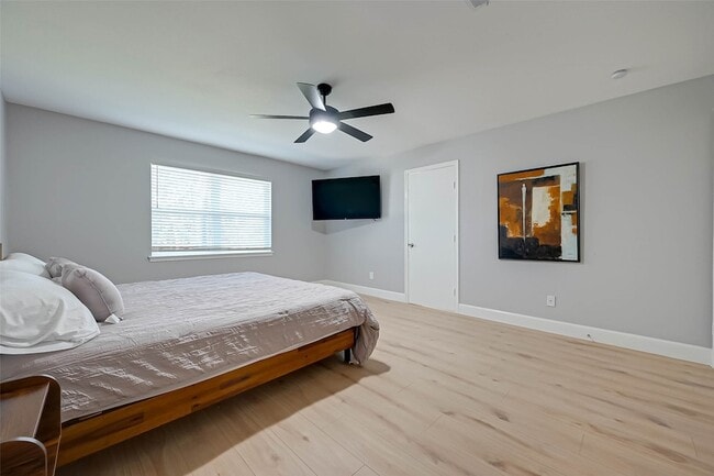 Building Photo - 5522 Caversham Dr