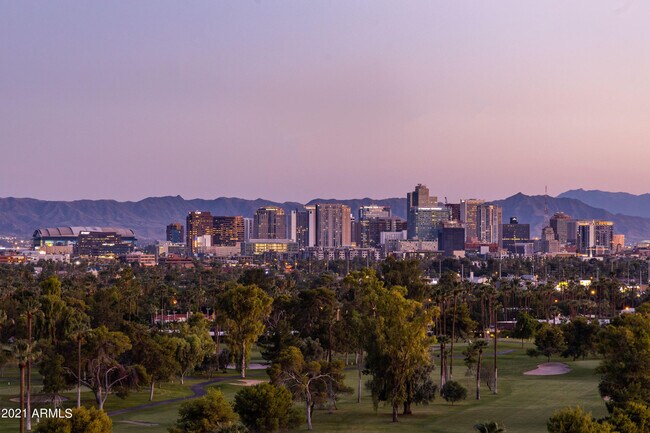 Building Photo - 1040 W Osborn Rd