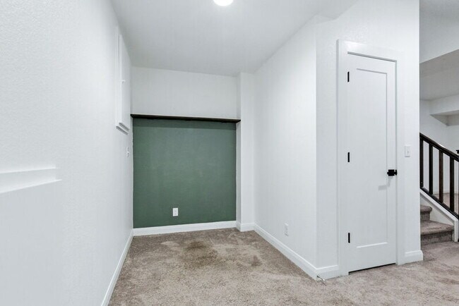 Building Photo - 6619 Mariposa Ct