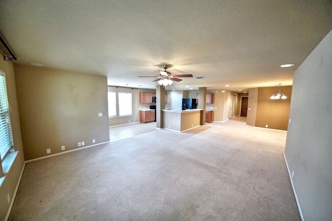 Building Photo - Charming 3-Bedroom Home in Schertz - Great...