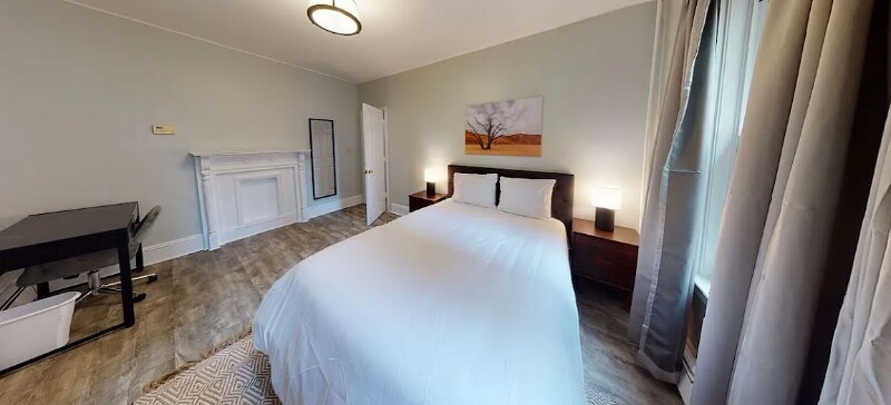 Building Photo - 101 1/2 Calumet St