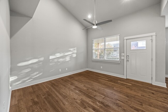 Building Photo - 2051 S Florida Way