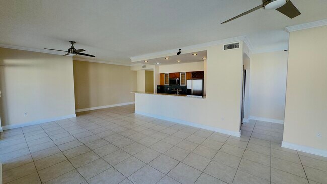 Building Photo - 107 Half Moon Cir