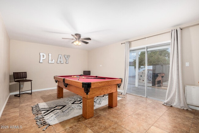 Building Photo - 2424 W Portobello Ave