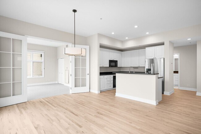 Building Photo - Updated 2BD, 2BA Condo Overlooking Denver Country Club