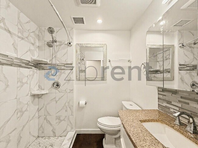 Building Photo - Unit