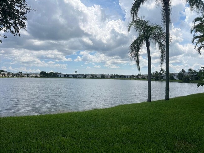 Building Photo - 805 N Franklin Ave