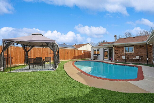 Building Photo - 5632 Terry St