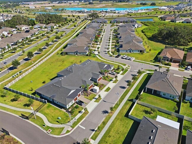 Building Photo - 31524 Golf Dr