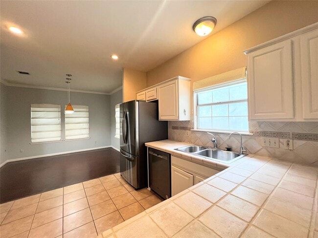 Building Photo - 12416 Beartrap Ln