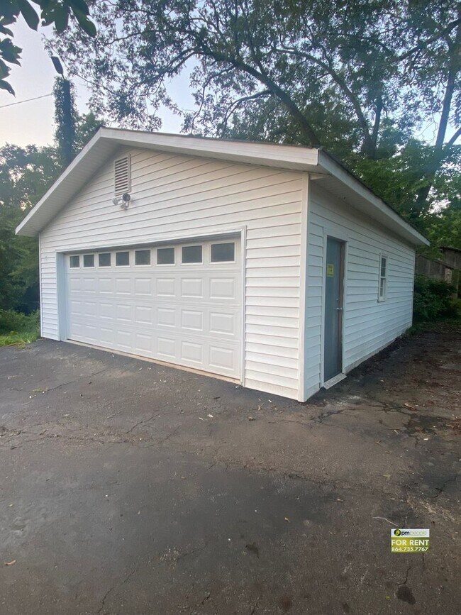 Building Photo - 123 Oneal Rd